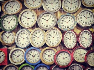 Photo of lot's of clocks on a wall