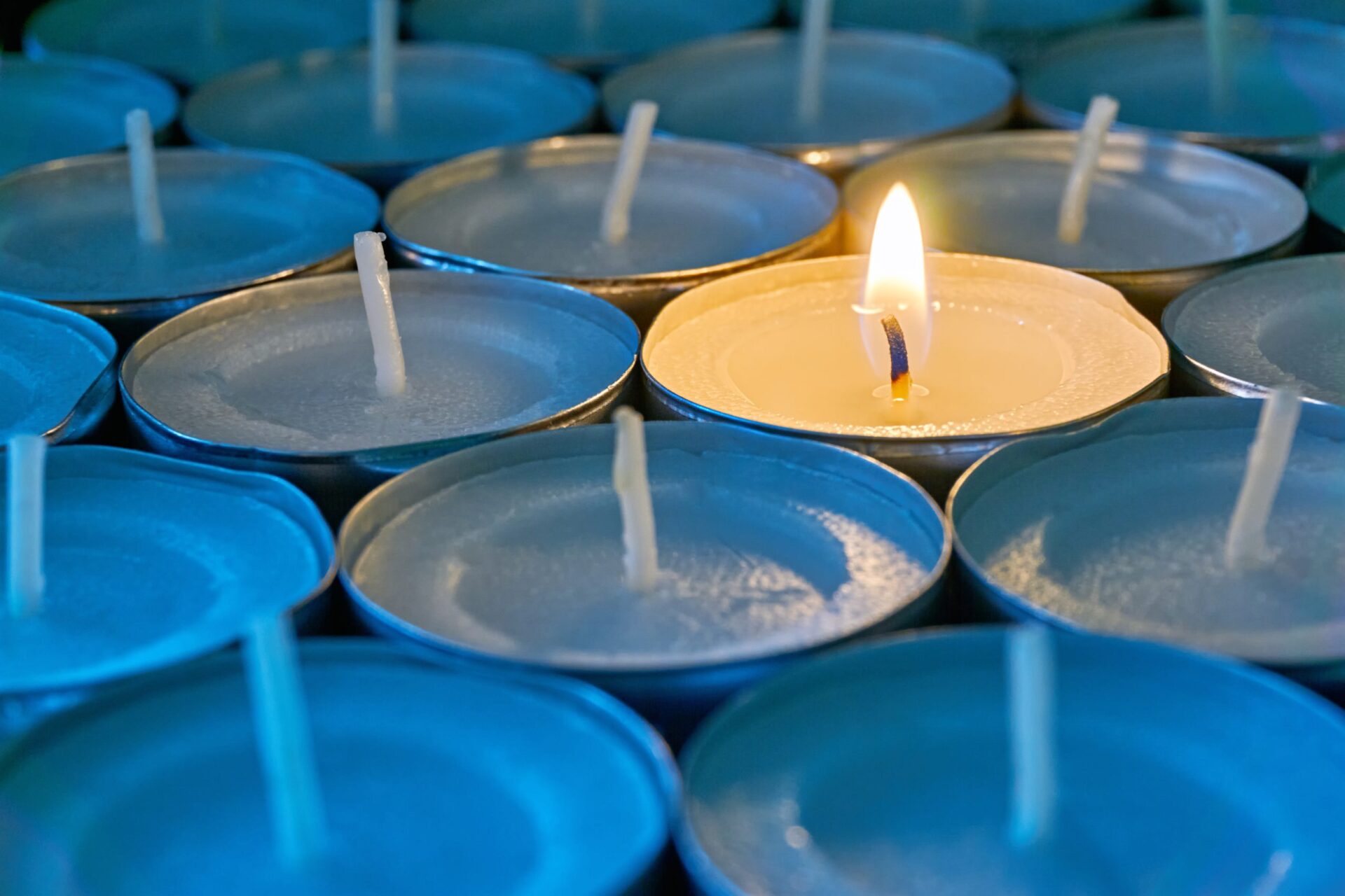 photo of tealights representing resilience