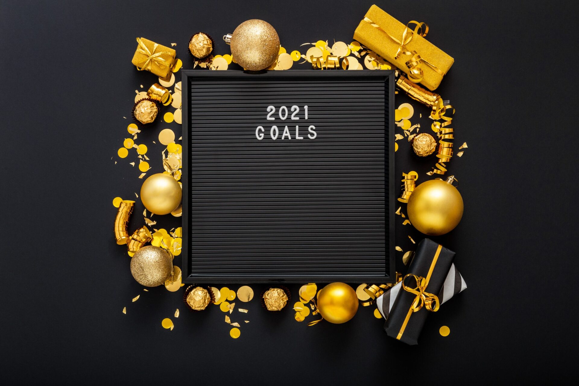 Photo of a blackboard saying '2021 goals'